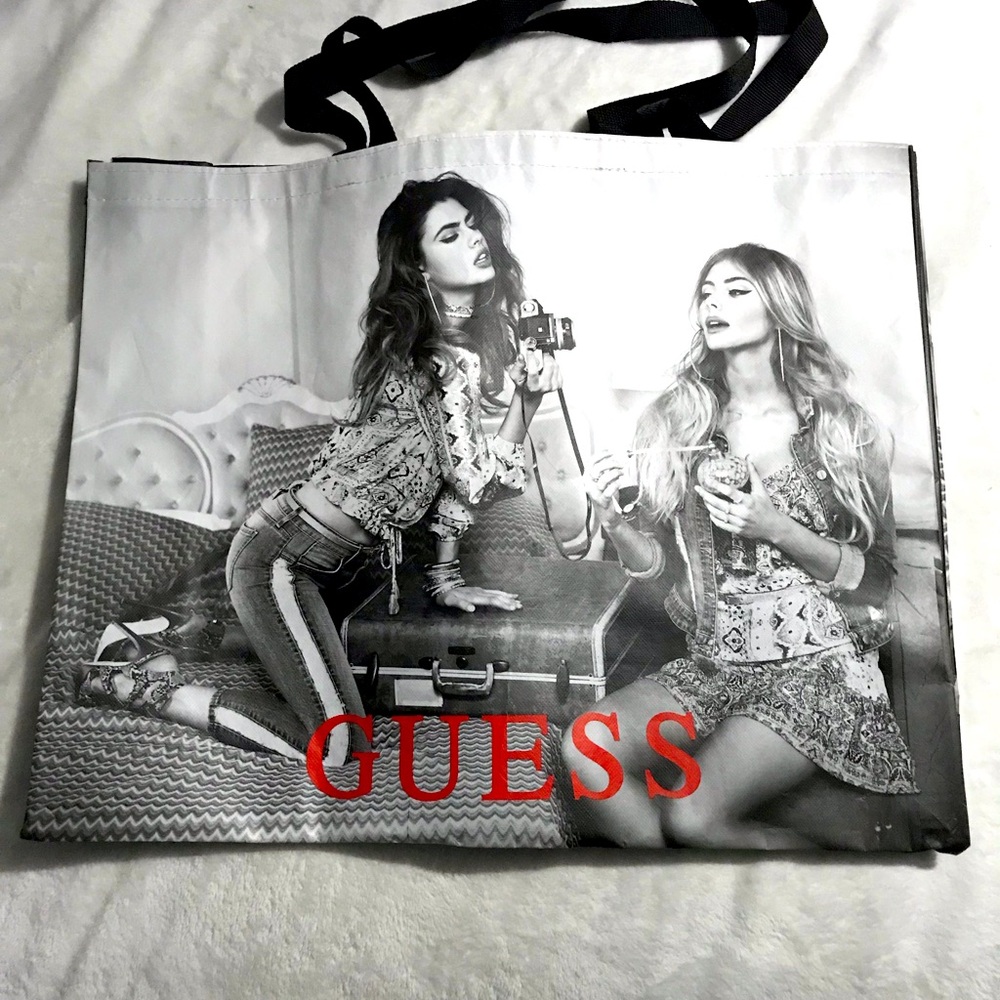 Guets light shopping bag